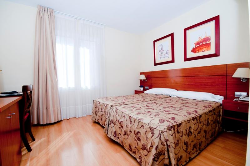Hotel Palacios Alfaro Bagian luar foto