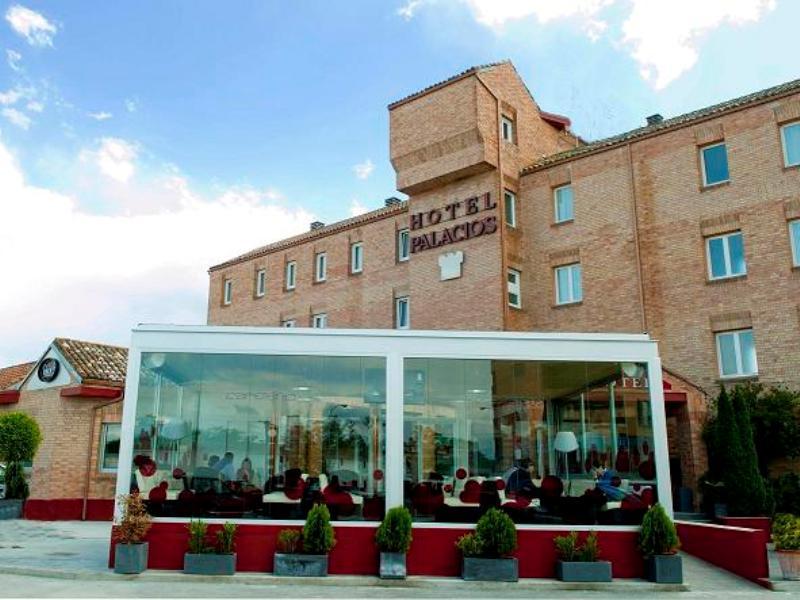 Hotel Palacios Alfaro Bagian luar foto